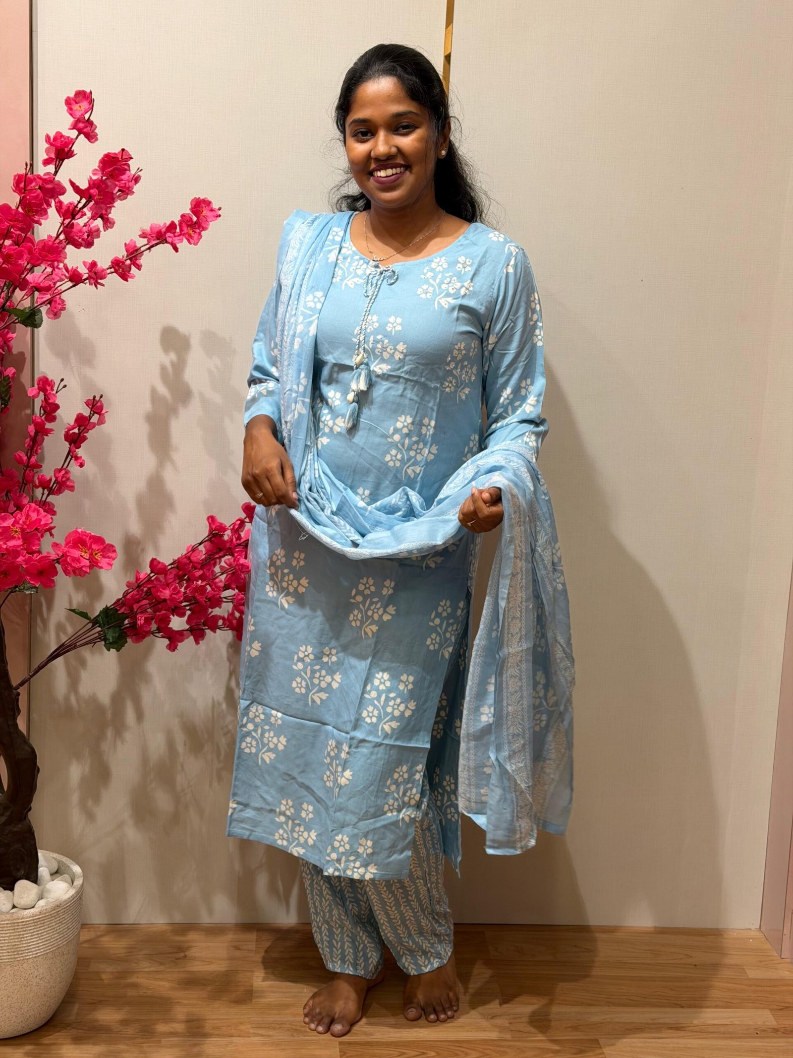 Nila (Blue)