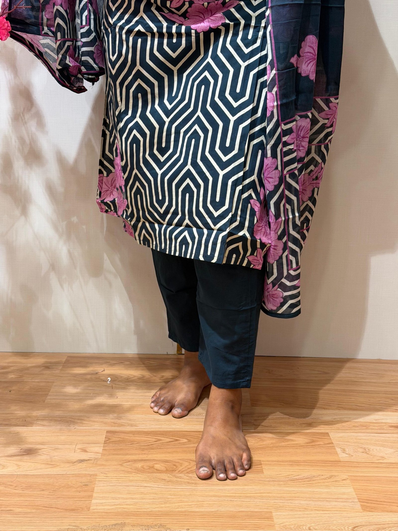 Inaya (Navy Blue) - Image 4