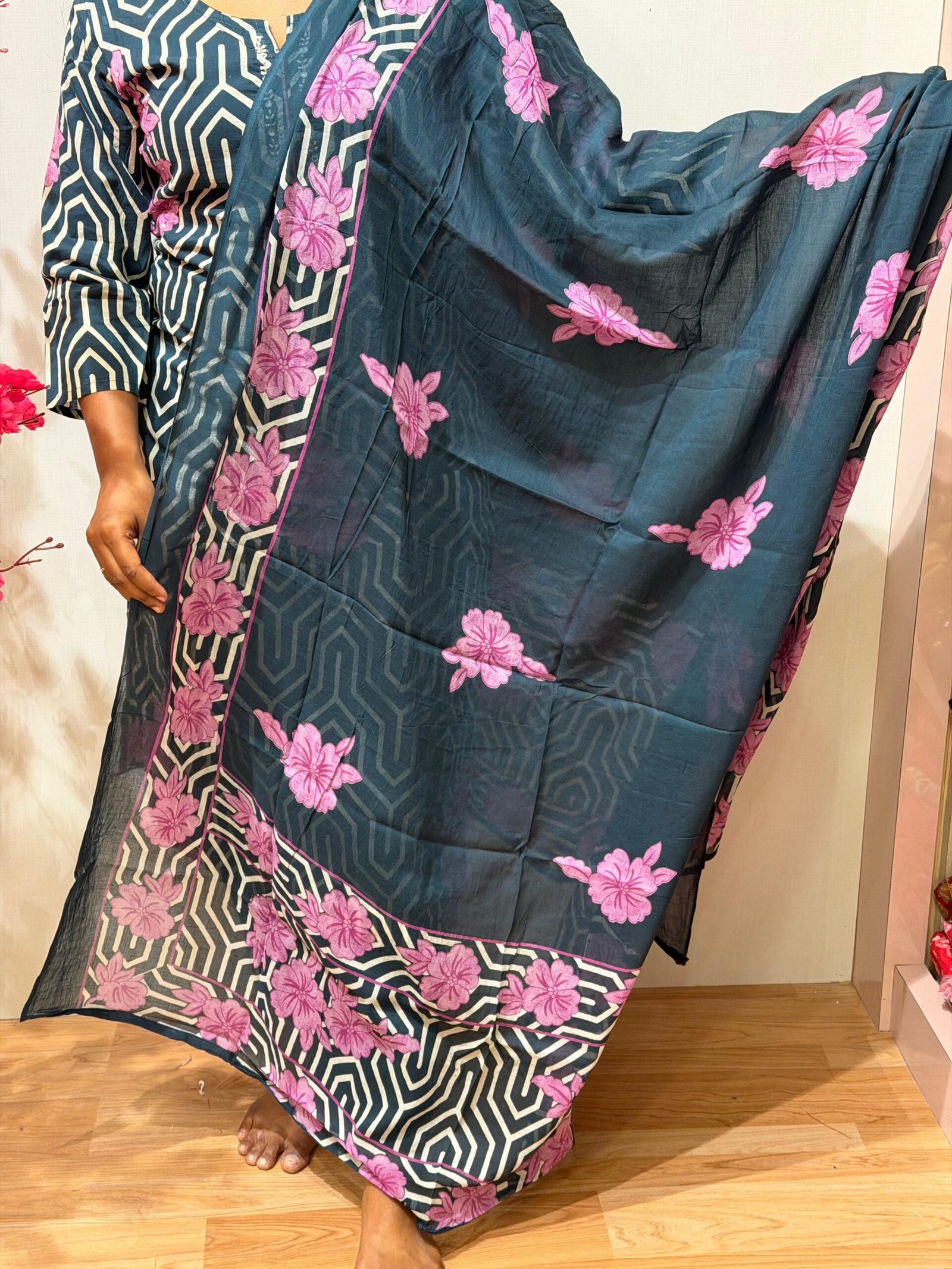 Inaya (Navy Blue) - Image 3